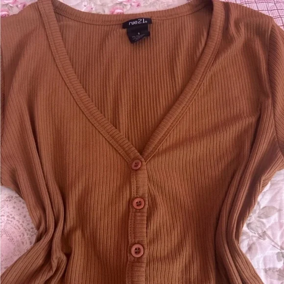 Brown Button Front Ribbed Top - Picture 2 of 2